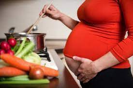 Người bị bệnh não và phụ nữ mang thai hạn chế dùng bếp từ nhiều